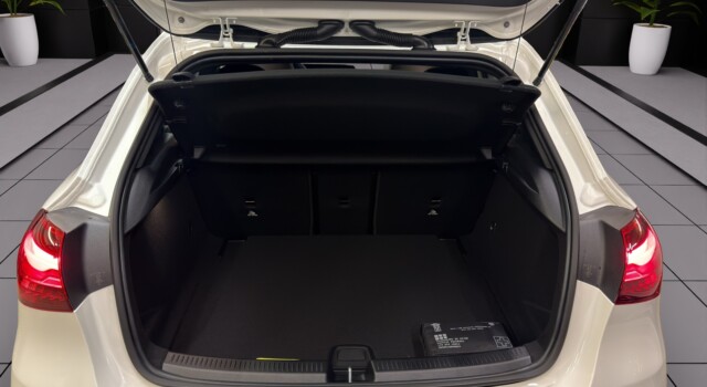 MERCEDES-BENZ A 200 Night Star 7G-DCT