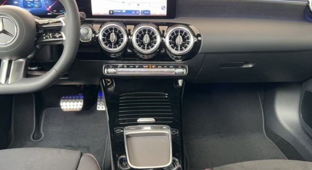 MERCEDES-BENZ A 250 4Matic 8G-DCT