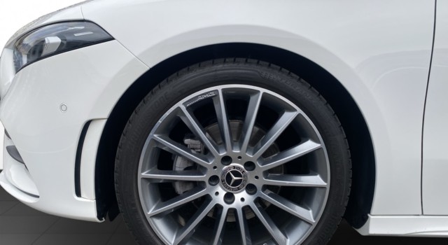 MERCEDES-BENZ A 200 AMG Line 4Matic
