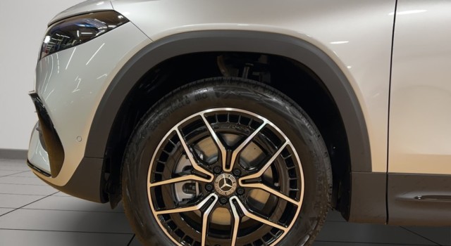 MERCEDES-BENZ EQB 350 AMG Line 4Matic