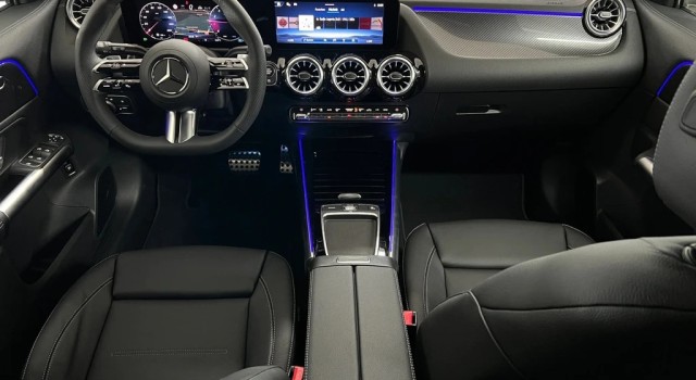 MERCEDES-BENZ GLA 250 4Matic 8G-DCT