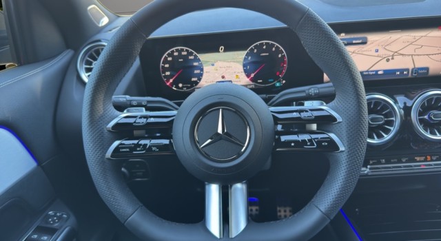 MERCEDES-BENZ GLA 250 4Matic 8G-DCT Swiss Star