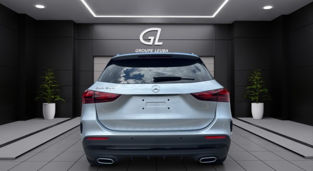 MERCEDES-BENZ GLA 200 Night Star 7G-DCT