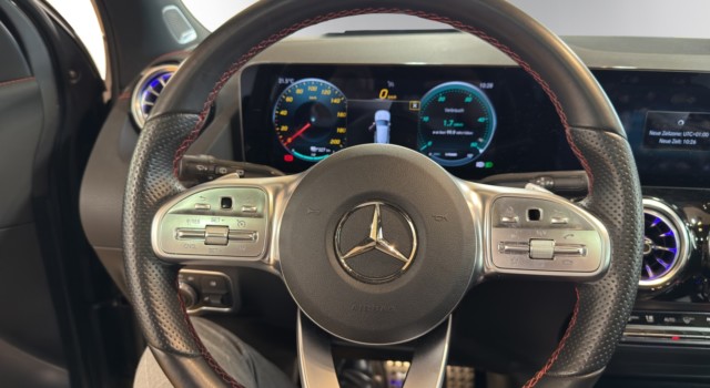 MERCEDES-BENZ EQA 250 AMG Line