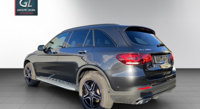 MERCEDES-BENZ GLC 300 e AMG Line 4Matic