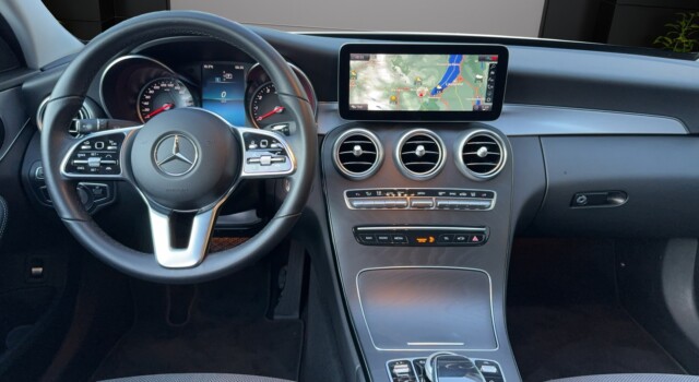 MERCEDES-BENZ C 200 SwissStar 4M Avant.