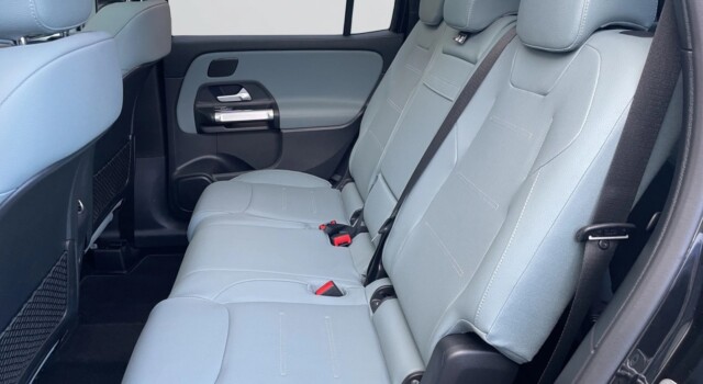 MERCEDES-BENZ GLB 250 4Matic AMG Line 8G-Tronic