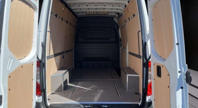 MERCEDES-BENZ Sprinter 315 CDI Standard 9G-TRONIC FWD