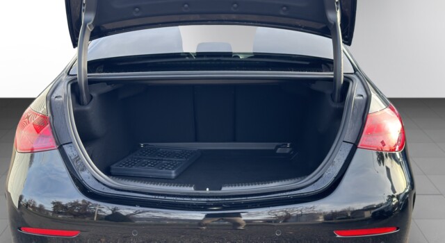 MERCEDES-BENZ C 200 4M AMG Line