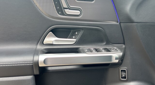 MERCEDES-BENZ GLB 250 4Matic Style 8G-Tronic