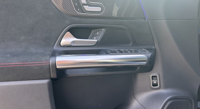 MERCEDES-BENZ B 250 e AMG Line