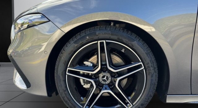 MERCEDES-BENZ A 180 Night Star 7G-DCT