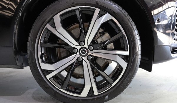 VOLVO XC60 T6 eAWD Ultra Dark