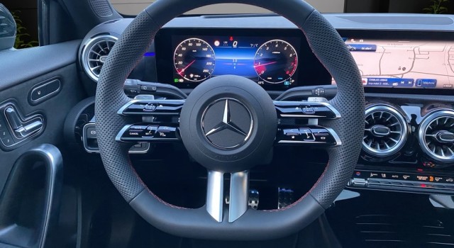 MERCEDES-BENZ A 200 Night Star 7G-DCT