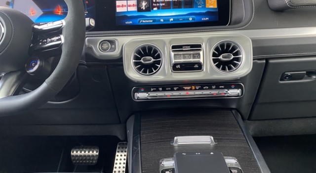 MERCEDES-BENZ G 63 AMG 9G-Tronic