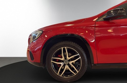 MERCEDES-BENZ GLA 200 Night Star