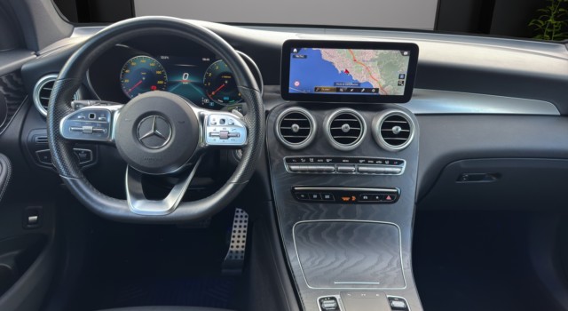 MERCEDES-BENZ GLC 200 AMG Line 4Matic 9G-Tronic