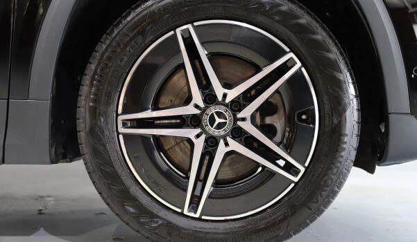 MERCEDES-BENZ EQA 250 AMG Line