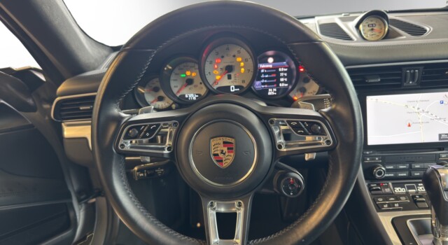 PORSCHE 911 Carrera 4S