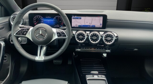 MERCEDES-BENZ A 250 e EQ Star 8G-DCT