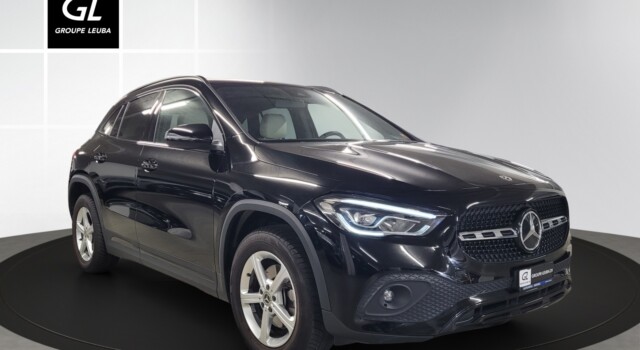 MERCEDES-BENZ GLA 200 Progressive 7G-DCT