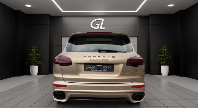 PORSCHE CAYENNE GTS