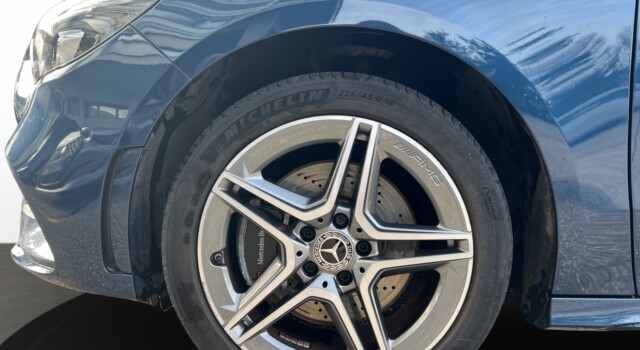 MERCEDES-BENZ B 250 e AMG Line