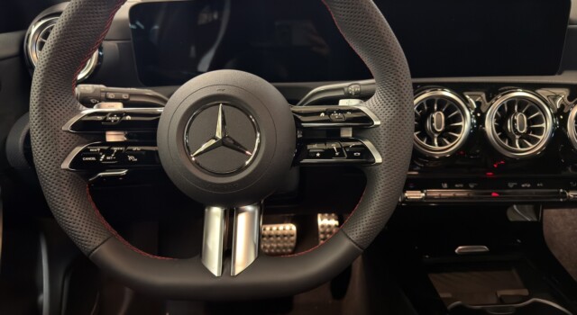 MERCEDES-BENZ A 200 Night Star 7G-DCT