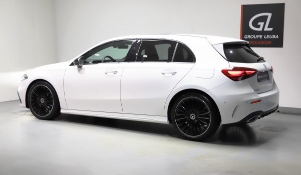 MERCEDES-BENZ A 200 AMG Line