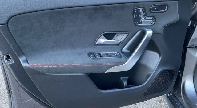 MERCEDES-BENZ A 200 Night Star 7G-DCT