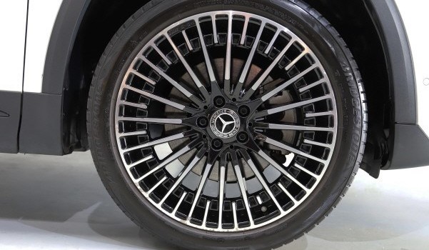 MERCEDES-BENZ EQA 250 AMG Line AMG Line