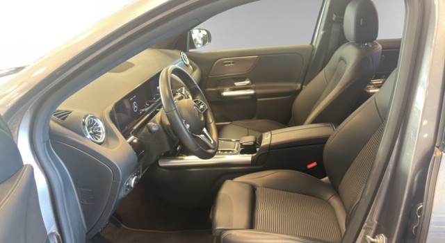 MERCEDES-BENZ GLA 200 Progressive