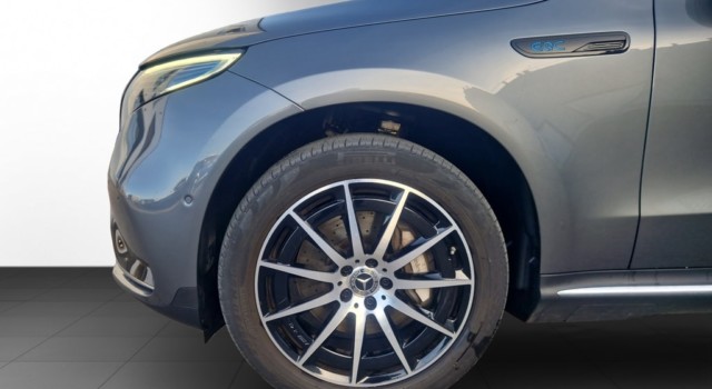 MERCEDES-BENZ EQC 400 AMG Line 4Matic