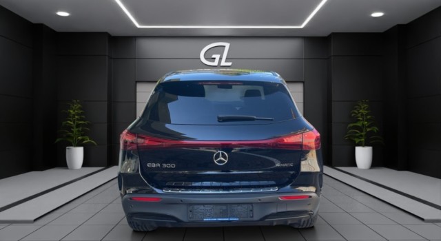 MERCEDES-BENZ EQA 300 4Matic Swiss Star AMG Line