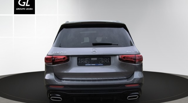 MERCEDES-BENZ GLB 250 AMG Line 4 MATIC