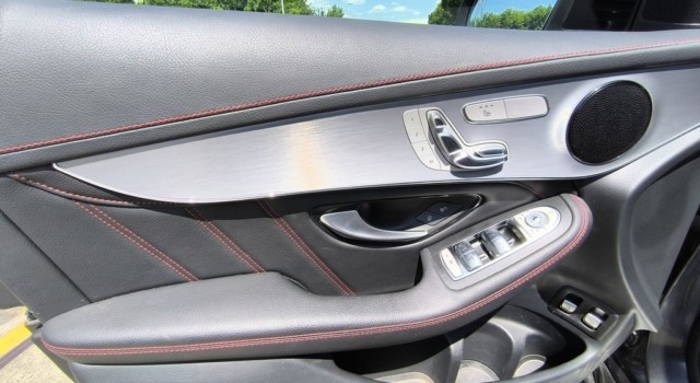 MERCEDES-BENZ GLC 300 e AMG Line 4Matic
