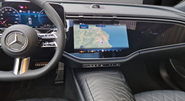 MERCEDES-BENZ E 400 e 4Matic 9G-Tronic