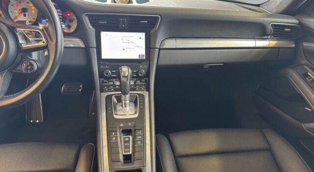 PORSCHE 911 Carrera 4S