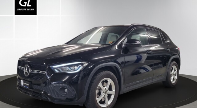 MERCEDES-BENZ GLA 200 Progressive 7G-DCT