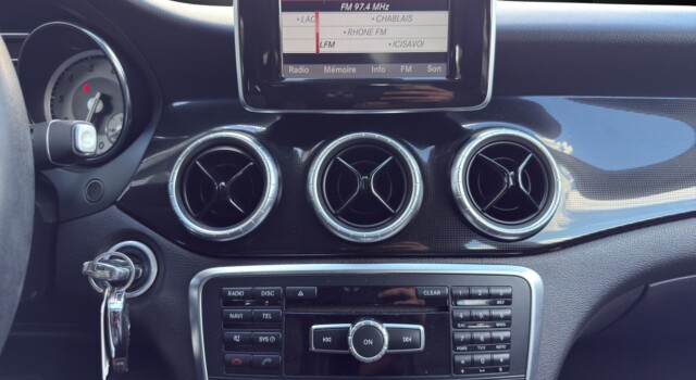 MERCEDES-BENZ CLA 250 7G-DCT 4Matic