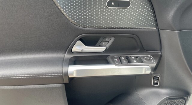 MERCEDES-BENZ GLB 220 4Matic 8G-Tronic