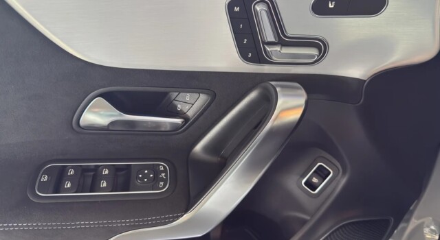 MERCEDES-BENZ CLA 250 4Matic 8G-DCT