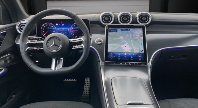 MERCEDES-BENZ GLC 300 4Matic AMG Line 9G-Tronic