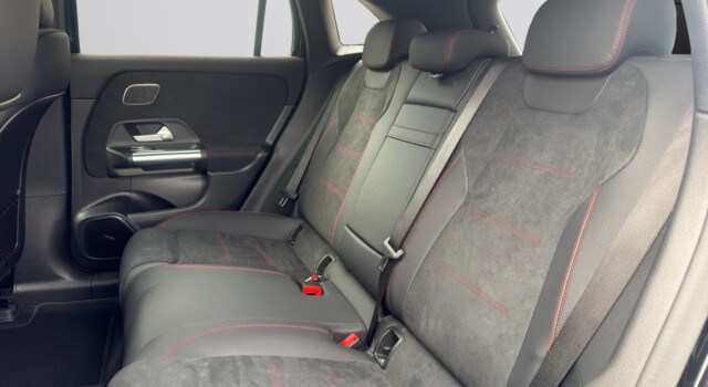 MERCEDES-BENZ EQA 350 66,5 kWh 4Matic Excellence