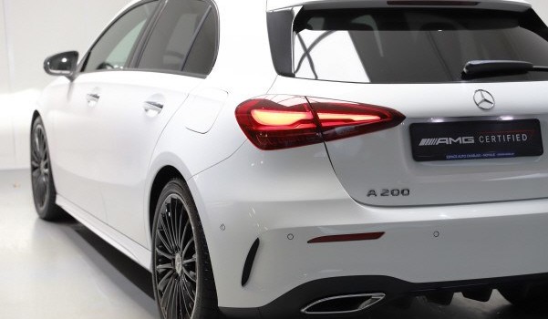 MERCEDES-BENZ A 200 AMG Line