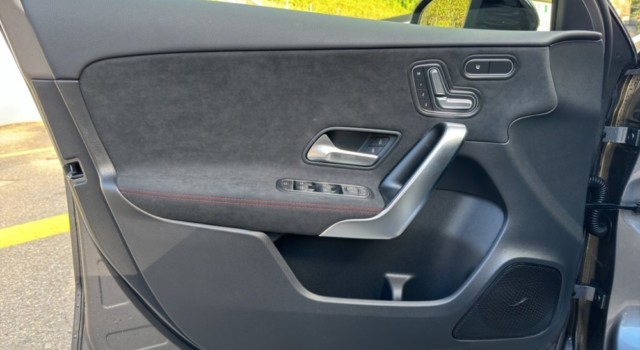 MERCEDES-BENZ A 180 Night Star 7G-DCT