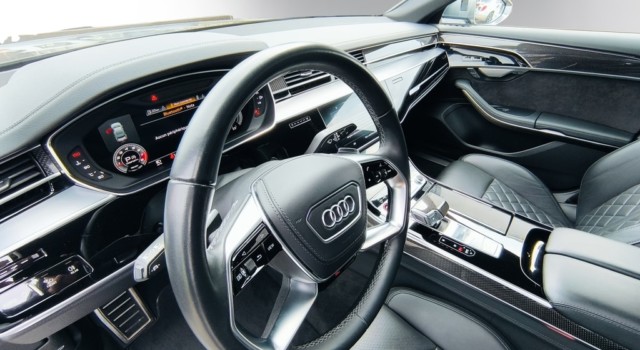 AUDI S8 TFSI quattro