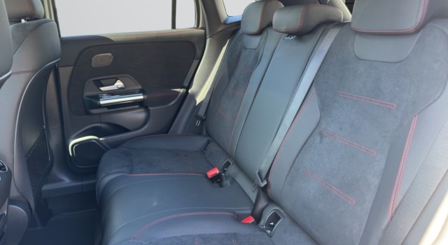 MERCEDES-BENZ GLA 250 4Matic 8G-DCT