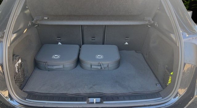 MERCEDES-BENZ EQA 300 4Matic Swiss Star AMG Line
