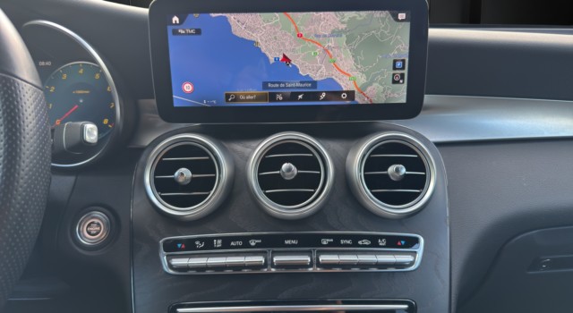 MERCEDES-BENZ GLC 200 AMG Line 4Matic 9G-Tronic
